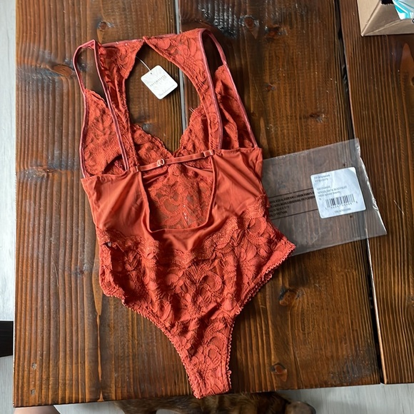 FREE PEOPLE ❤️🔥 PUMPKIN SPICE COLOR BODYSUIT NWT - Picture 8 of 8